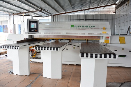 大型開料機(jī)